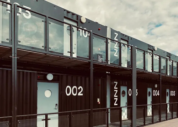 Snoozebox Olympic ParkAirport Hotel