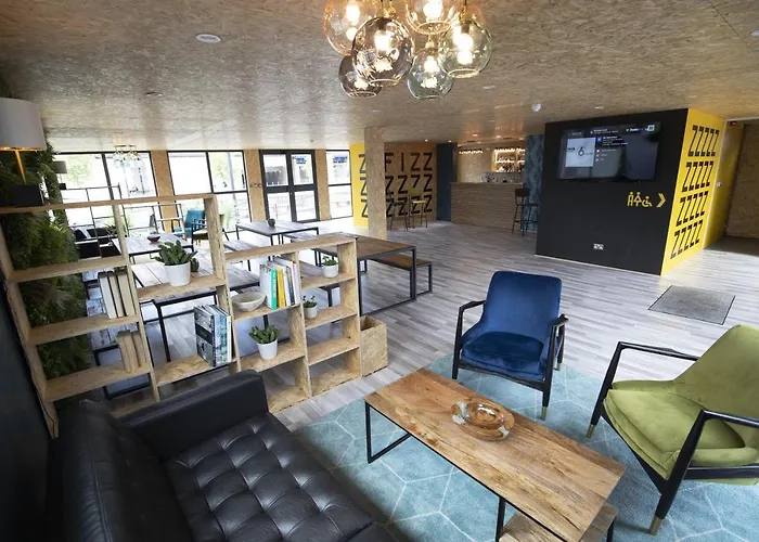 Snoozebox Olympic ParkAirport Hotel